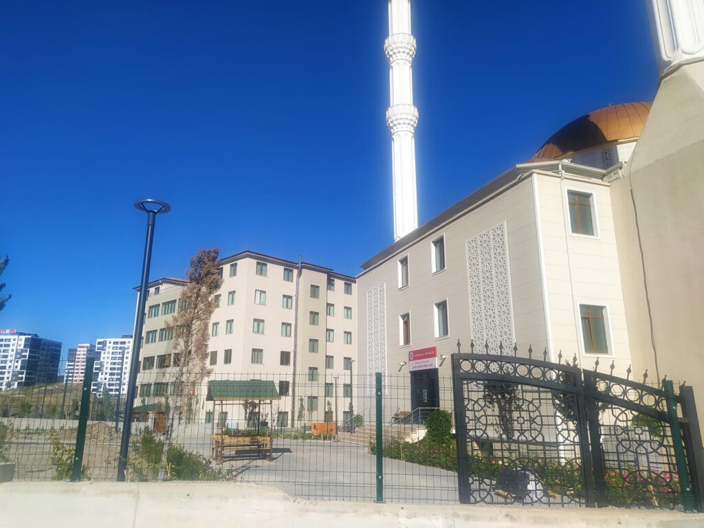 Muradiye Kültür Vakfı Yahya Haktanır Camii  Yeni Batı mh.-Yenimahalle